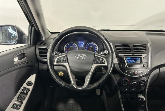 Hyundai Solaris I с пробегом 2014 года, цена 900 000 рублей, 167575 км, седан, Автокод Объявления