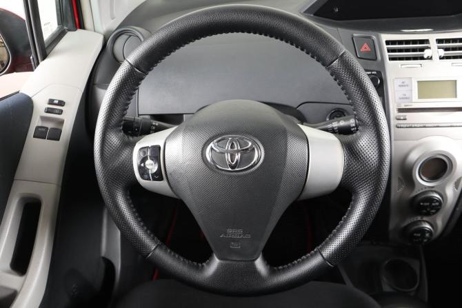 Toyota Yaris II с пробегом 2008 года, цена 519 000 рублей, 189000 км, хэтчбек, Автокод Объявления