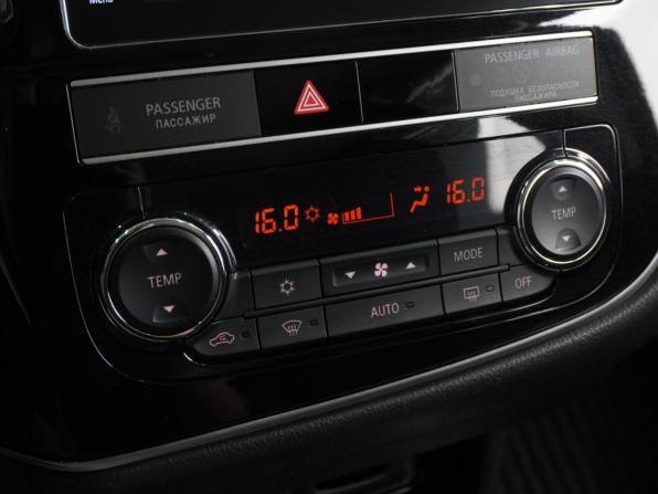 Mitsubishi Outlander III Рестайлинг 3 с пробегом 2019 года, цена 1 899 000 рублей, 99221 км, внедорожник, Автокод Объявления