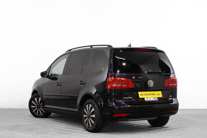 Volkswagen Touran I Рестайлинг 2 с пробегом 2013 года, цена 899 000 рублей, 13700 км, компактвэн, Автокод Объявления