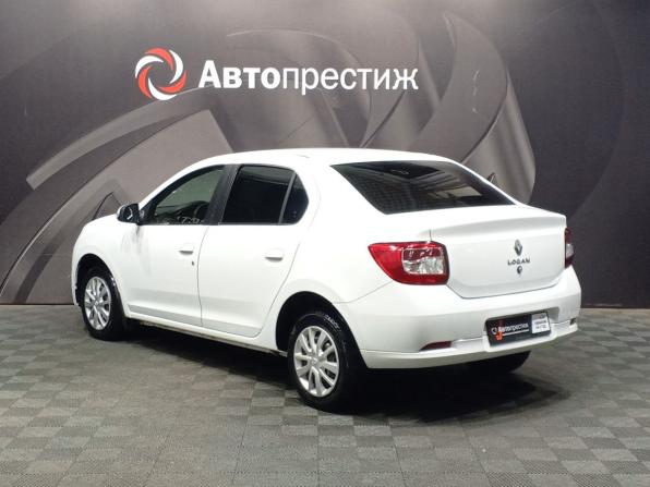 Renault Logan II Рестайлинг с пробегом 2022 года, цена 999 000 рублей, 91313 км, седан, Автокод Объявления