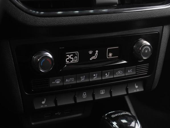 Skoda Rapid II с пробегом 2021 года, цена 1 679 000 рублей, 89621 км, лифтбек, Автокод Объявления