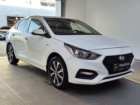 Hyundai Solaris II с пробегом 2017 года, цена 1 049 000 рублей, 90000 км, седан, Автокод Объявления