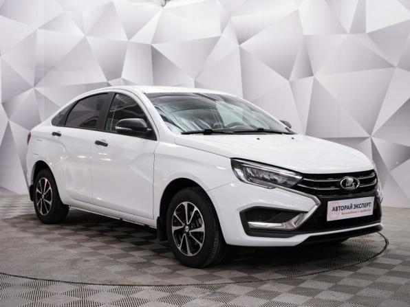 Lada (ВАЗ) Vesta I Рестайлинг (NG) с пробегом 2025 года, цена 1 399 000 рублей, 33593 км, седан, Автокод Объявления