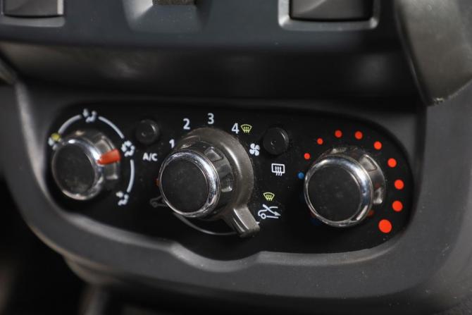 Renault Duster I Рестайлинг с пробегом 2017 года, цена 899 000 рублей, 211100 км, внедорожник, Автокод Объявления