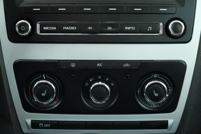 Skoda Octavia II (A5) Рестайлинг с пробегом 2011 года, цена 779 000 рублей, 184000 км, лифтбек, Автокод Объявления