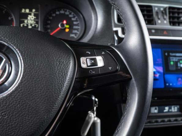 Volkswagen Polo V Рестайлинг с пробегом 2020 года, цена 1 338 500 рублей, 121052 км, седан, Автокод Объявления