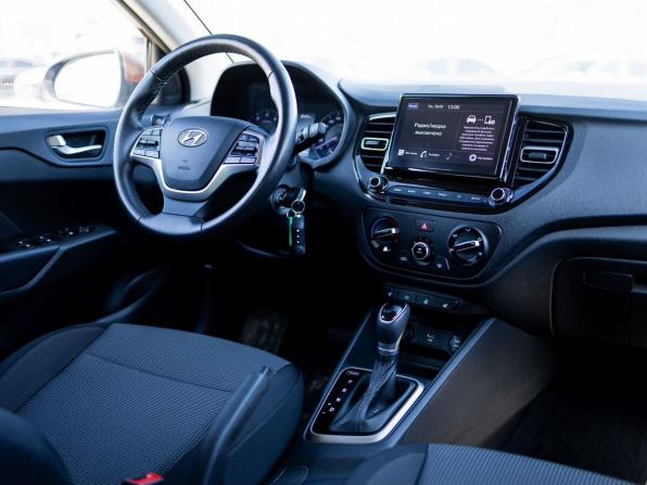 Hyundai Solaris II Рестайлинг с пробегом 2022 года, цена 1 549 000 рублей, 124495 км, седан, Автокод Объявления