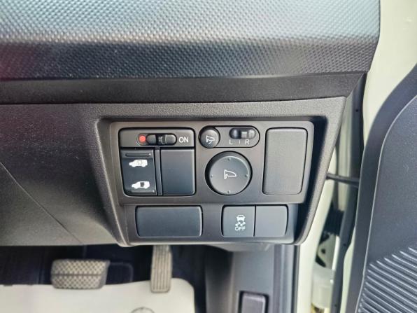 Honda Freed I Рестайлинг с пробегом 2012 года, цена 1 099 995 рублей, 144906 км, компактвэн, Автокод Объявления