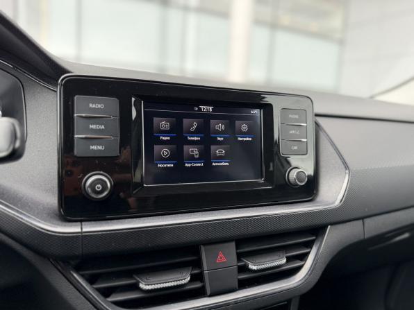 Volkswagen Polo VI с пробегом 2021 года, цена 1 325 000 рублей, 78242 км, лифтбек, Автокод Объявления