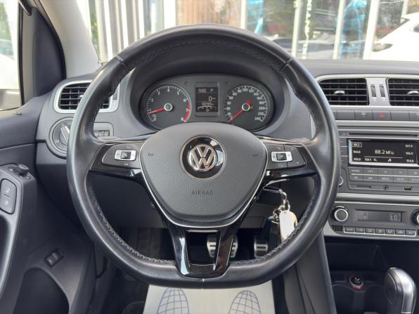 Volkswagen Polo V Рестайлинг с пробегом 2016 года, цена 1 170 000 рублей, 100402 км, седан, Автокод Объявления