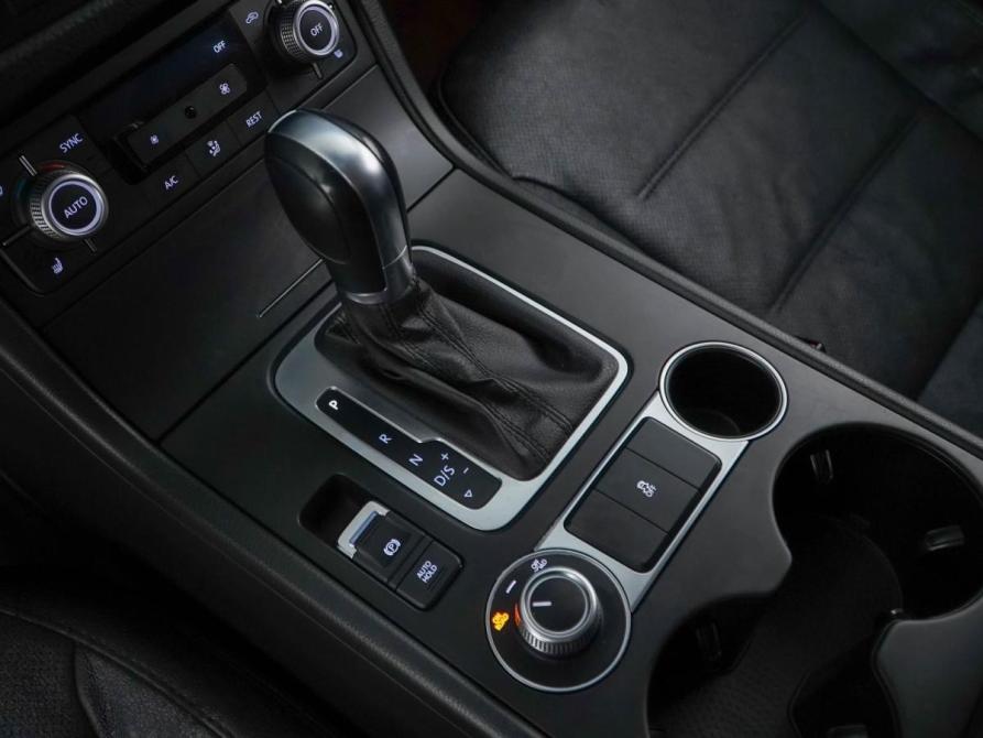 Volkswagen Touareg II Рестайлинг Москва  - изображение 14