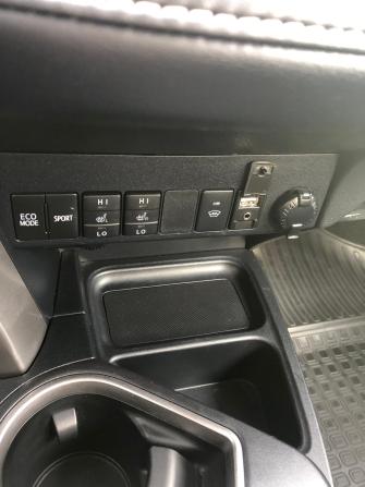 Toyota RAV4 IV (XA40) Рестайлинг с пробегом 2018 года, цена 2 497 000 рублей, 196003 км, внедорожник, Автокод Объявления