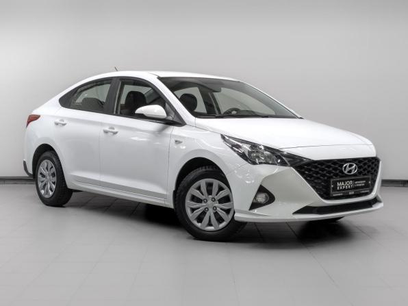 Hyundai Solaris II Рестайлинг с пробегом 2022 года, цена 1 680 000 рублей, 72478 км, седан, Автокод Объявления