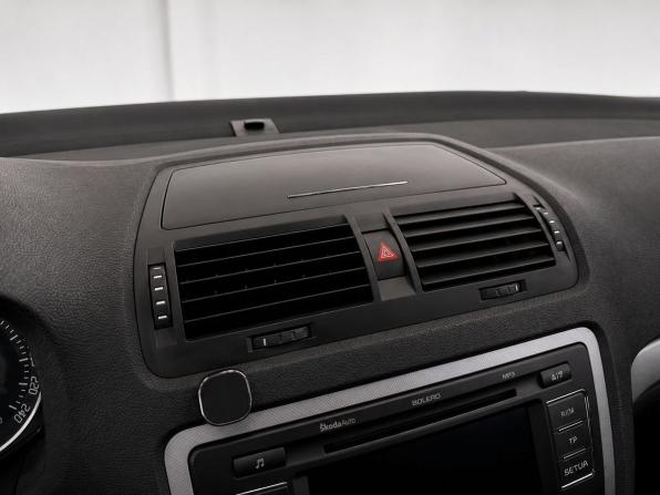Skoda Octavia II (A5) Рестайлинг с пробегом 2012 года, цена 1 199 000 рублей, 168000 км, лифтбек, Автокод Объявления