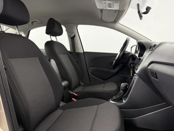 Volkswagen Polo V Рестайлинг с пробегом 2016 года, цена 1 190 000 рублей, 202000 км, седан, Автокод Объявления