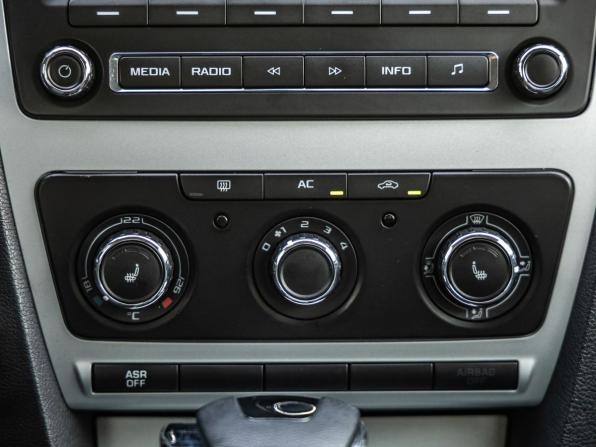 Skoda Octavia II (A5) Рестайлинг с пробегом 2009 года, цена 828 000 рублей, 167282 км, лифтбек, Автокод Объявления