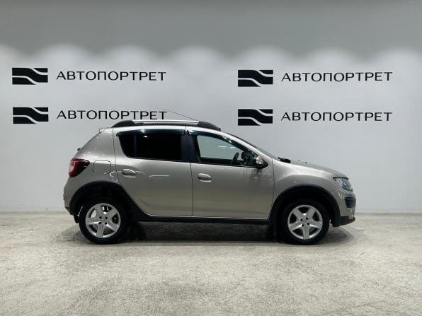Renault Sandero II с пробегом 2017 года, цена 949 000 рублей, 122824 км, хэтчбек, Автокод Объявления