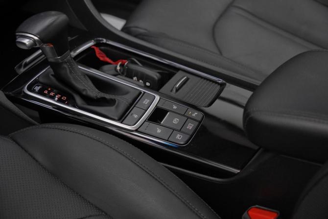 Kia Optima IV Рестайлинг с пробегом 2019 года, цена 1 019 000 рублей, 79754 км, седан, Автокод Объявления