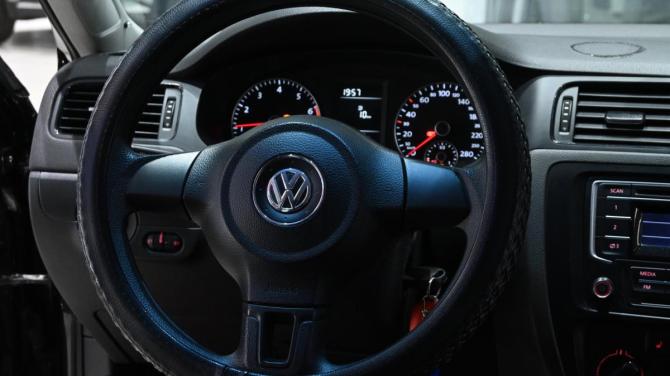 Volkswagen Jetta VI Рестайлинг с пробегом 2014 года, цена 929 000 рублей, 177787 км, седан, Автокод Объявления
