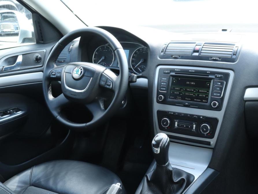 Skoda Octavia II (A5) Рестайлинг Москва  - изображение 13