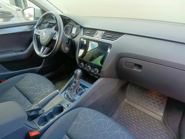 Skoda Octavia III (A7) Рестайлинг с пробегом 2019 года, цена 2 150 000 рублей, 42800 км, лифтбек, Автокод Объявления