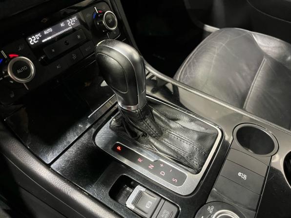 Volkswagen Touareg II с пробегом 2011 года, цена 1 830 000 рублей, 230544 км, внедорожник, Автокод Объявления