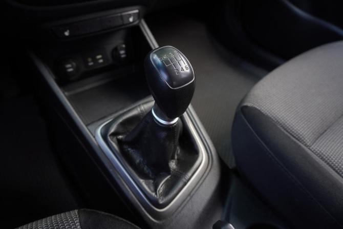 Hyundai Solaris II с пробегом 2017 года, цена 835 000 рублей, 223771 км, седан, Автокод Объявления