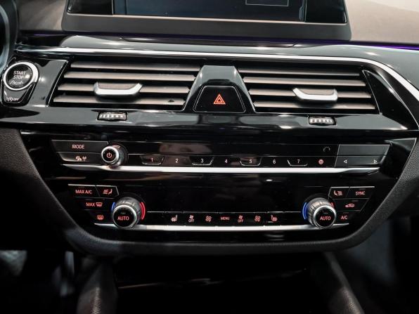 BMW 5 серии VII (G30/G31/G38) с пробегом 2018 года, цена 2 970 000 рублей, 163633 км, седан, Автокод Объявления