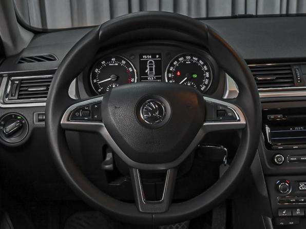 Skoda Rapid I с пробегом 2015 года, цена 1 209 000 рублей, 178745 км, лифтбек, Автокод Объявления