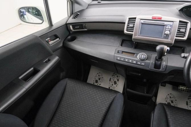 Honda Freed I Рестайлинг с пробегом 2012 года, цена 1 029 000 рублей, 118000 км, компактвэн, Автокод Объявления