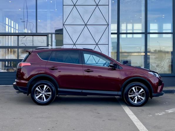 Toyota RAV4 IV (XA40) Рестайлинг с пробегом 2017 года, цена 1 999 000 рублей, 200840 км, внедорожник, Автокод Объявления