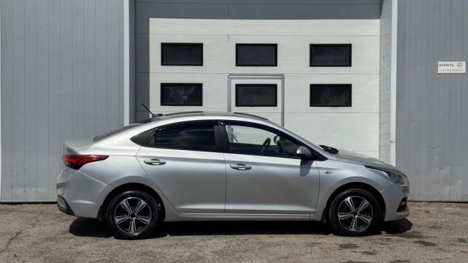 Hyundai Solaris II с пробегом 2017 года, цена 902 000 рублей, 188048 км, седан, Автокод Объявления