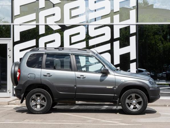 Chevrolet Niva I Рестайлинг с пробегом 2017 года, цена 775 000 рублей, 149112 км, внедорожник, Автокод Объявления