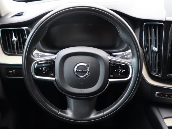 Volvo XC60 II с пробегом 2021 года, цена 3 590 000 рублей, 123157 км, внедорожник, Автокод Объявления