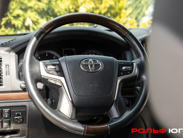 Toyota Land Cruiser 200 Series Рестайлинг 2 с пробегом 2018 года, цена 7 250 000 рублей, 162073 км, внедорожник, Автокод Объявления