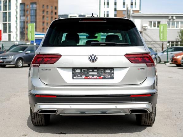 Volkswagen Tiguan II с пробегом 2019 года, цена 2 679 000 рублей, 127890 км, внедорожник, Автокод Объявления