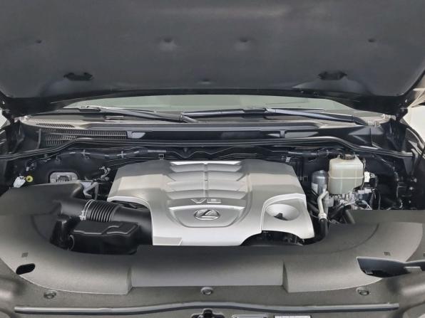 Lexus LX III Рестайлинг 2 с пробегом 2019 года, цена 10 990 000 рублей, 67601 км, внедорожник, Автокод Объявления