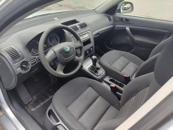 Skoda Octavia II (A5) Рестайлинг с пробегом 2011 года, цена 699 000 рублей, 95243 км, лифтбек, Автокод Объявления