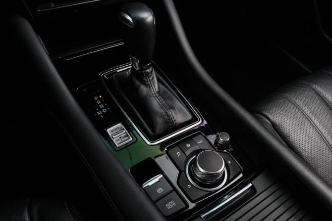Mazda 6 III (GJ) Рестайлинг 2 с пробегом 2019 года, цена 2 490 000 рублей, 92310 км, седан, Автокод Объявления