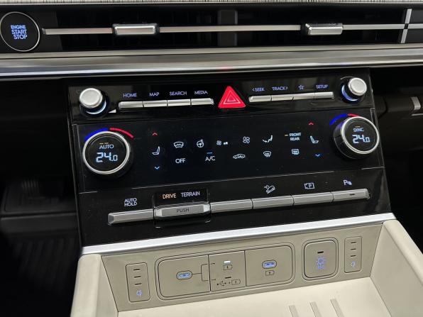 Hyundai Santa Fe V (MX5) с пробегом 2024 года, цена 5 980 000 рублей, 4189 км, внедорожник, Автокод Объявления