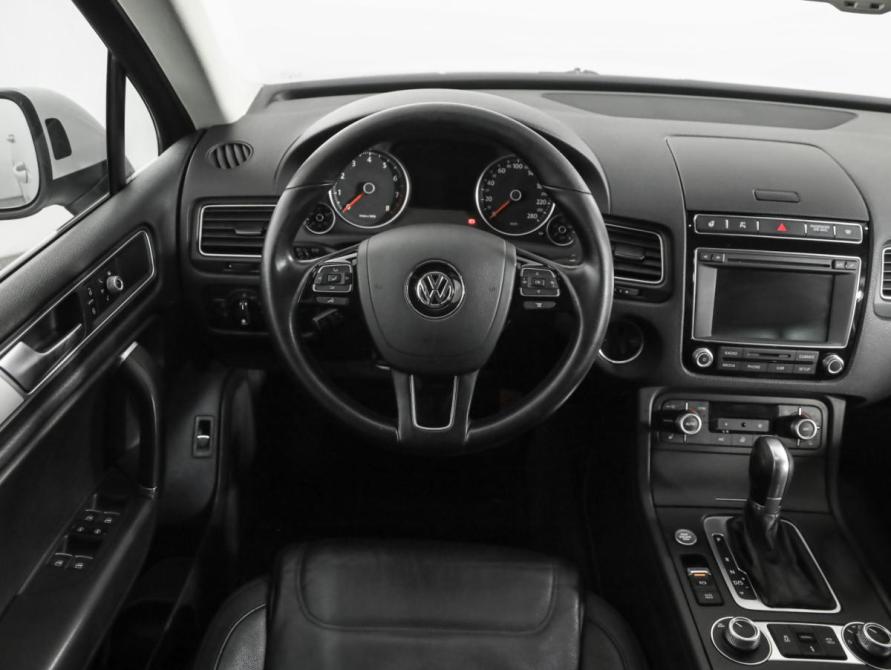 Volkswagen Touareg II Рестайлинг Санкт-Петербург  - изображение 12