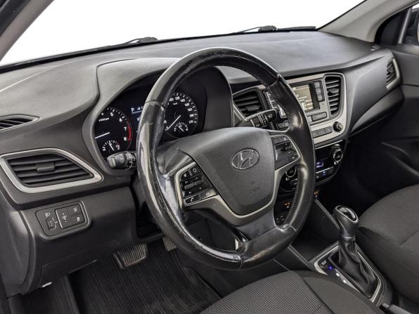 Hyundai Solaris II с пробегом 2017 года, цена 1 175 000 рублей, 163268 км, седан, Автокод Объявления