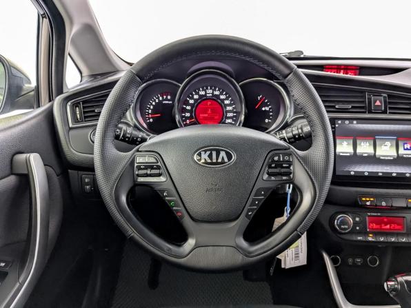 Kia Ceed II Рестайлинг с пробегом 2017 года, цена 1 185 000 рублей, 177682 км, хэтчбек, Автокод Объявления