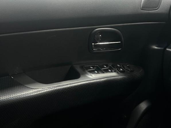 Kia Carens II (UN) с пробегом 2010 года, цена 720 000 рублей, 259000 км, минивэн, Автокод Объявления