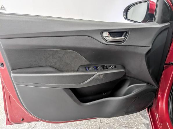 Hyundai Solaris II с пробегом 2018 года, цена 1 300 000 рублей, 104687 км, седан, Автокод Объявления