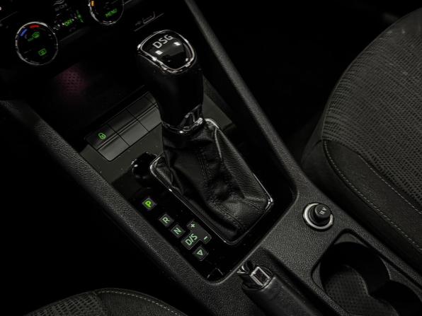 Skoda Octavia III (A7) Рестайлинг с пробегом 2018 года, цена 2 389 000 рублей, 73947 км, лифтбек, Автокод Объявления