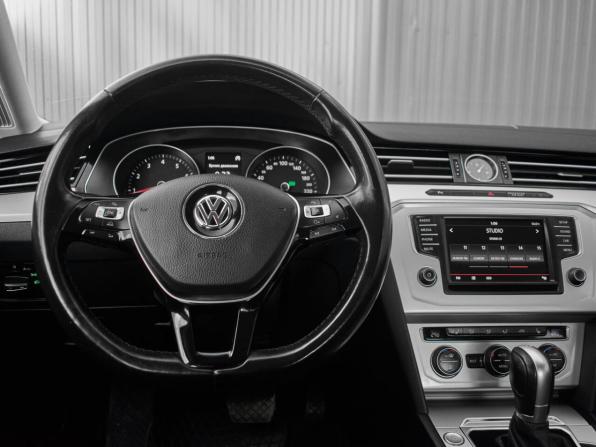 Volkswagen Passat B8 с пробегом 2015 года, цена 1 710 000 рублей, 143568 км, седан, Автокод Объявления