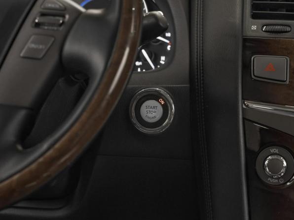 Infiniti QX56 II с пробегом 2012 года, цена 2 440 000 рублей, 195000 км, внедорожник, Автокод Объявления