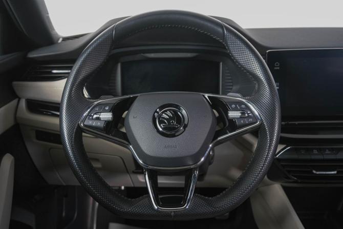 Skoda Octavia IV (A8) с пробегом 2020 года, цена 2 799 000 рублей, 30100 км, лифтбек, Автокод Объявления